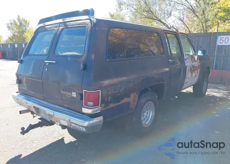 1987 Chevrolet Suburban V10 from USA, damaged, VIN 1GNEV16K5HF131852